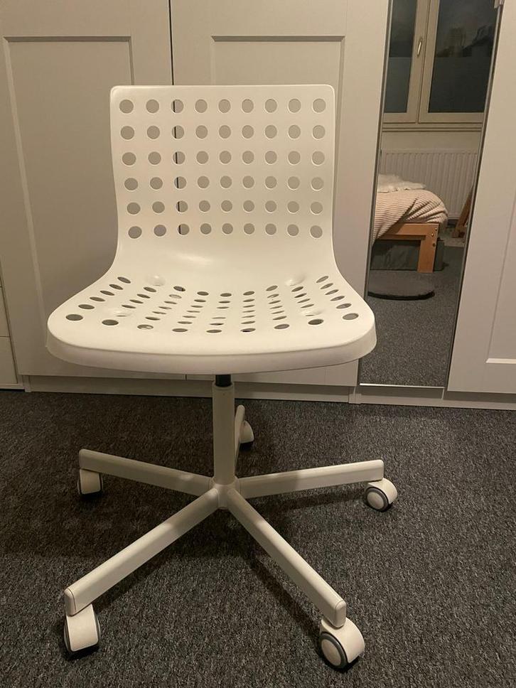 Witte Bureaustoel - Simpel & Functioneel, Huis en Inrichting, Bureaustoelen, Zo goed als nieuw, Bureaustoel, Wit, Ophalen