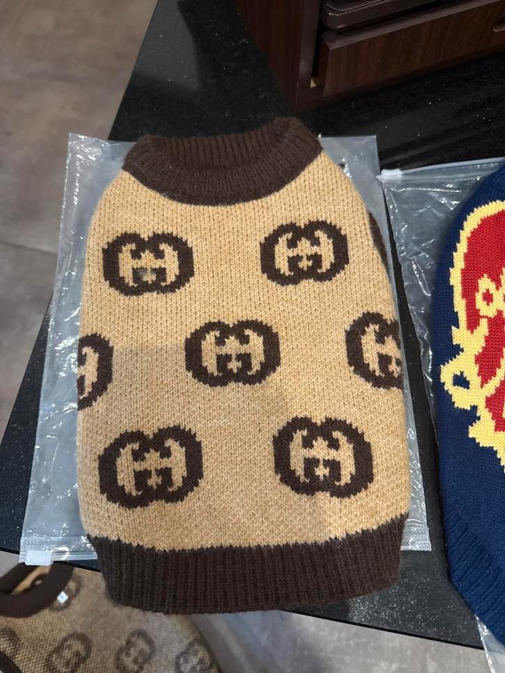 Gucci en louisvuitton honden trui, Dieren en Toebehoren, Hondenkleding, Nieuw, Ophalen