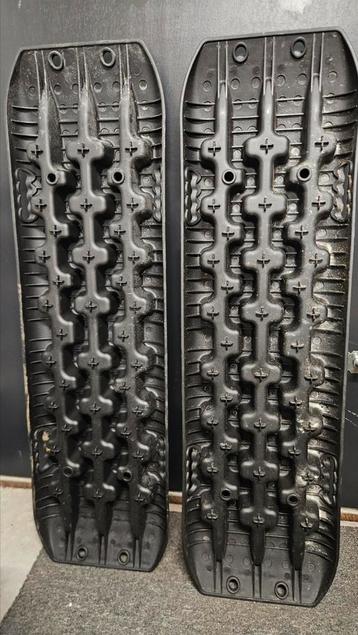 Rijplaten 2 stuks beschikbaar voor biedingen