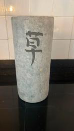 Betonlook Vaas 33 cm hoog doorsnede 16 cm, Ophalen of Verzenden, Zo goed als nieuw