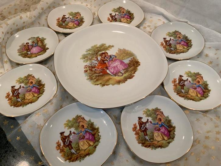 Vintage Servies - Romantisch Tafereel, Huis en Inrichting, Keuken | Servies, Gebruikt, Bord(en), Overige stijlen, Porselein, Ophalen of Verzenden