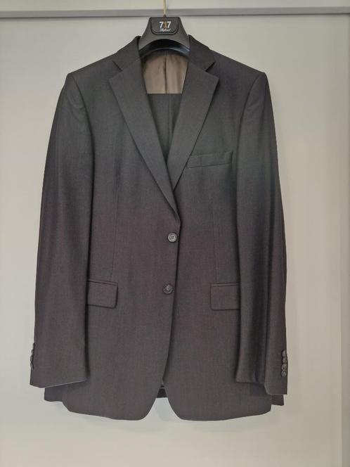 pak kostuum 717 kleur grijs maat 106 = maat 54, Kleding | Heren, Kostuums en Colberts, Zo goed als nieuw, Maat 52/54 (L), Grijs
