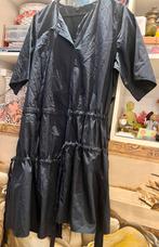 Jurk van COS. zwart  Maat 40 / 42 - 100% Katoen, Kleding | Dames, Jurken, Maat 38/40 (M), Zwart, Nieuw, Ophalen of Verzenden