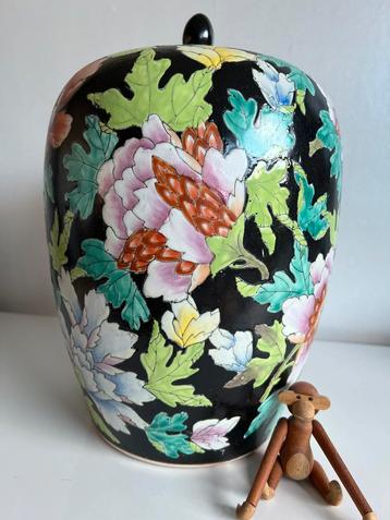 Vintage XXL Chinese Gemberpot Zwart Pioenrozen Deksel 60’s beschikbaar voor biedingen