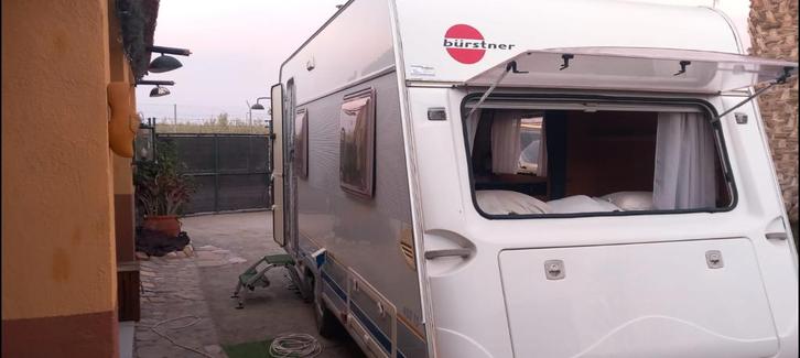 Burstner 400ts caravan, Caravans en Kamperen, Caravans, Particulier, tot en met 4, 750 - 1000 kg, Treinzit, Bürstner, Dwarsbed