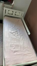 Wit ikea kinderbed met matras en bescherm hoes laken, Huis en Inrichting, Ophalen, Eenpersoons, Wit, 190 cm of minder