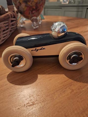 PLAY FOR EVER beschikbaar voor biedingen