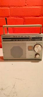 Vintage HITACHI PORTABLE RADIO, Antiek en Kunst, Antiek | Tv's en Audio, Ophalen of Verzenden