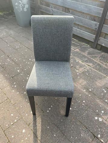 Eettafel stoelen 6 stuks beschikbaar voor biedingen