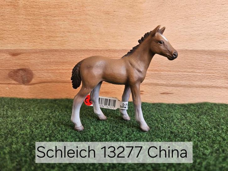 Schleich 13277 Hannoveraan veulen met of zonder vaantje, Verzamelen, Dierenverzamelingen, Zo goed als nieuw, Beeldje of Figuurtje
