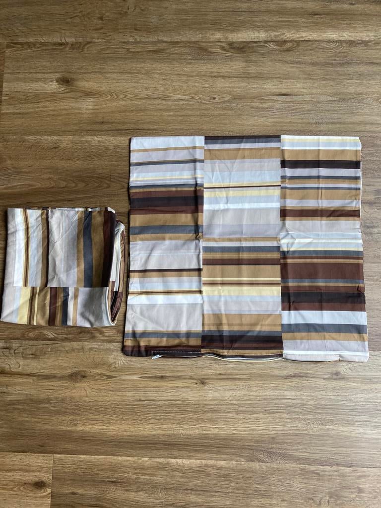 Nieuw! 2 kussenhoezen Ikea 50x50 cm bruin/grijs, Ophalen of Verzenden, Zo goed als nieuw, Vierkant
