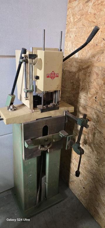 Houtfreesmachine Peulen beschikbaar voor biedingen