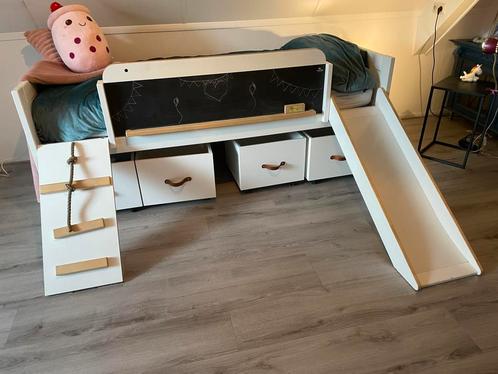 Keurige half hoogslaper van het kwaliteitsmerk lifetime, Kinderen en Baby's, Kinderkamer | Stapelbedden en Hoogslapers, Gebruikt
