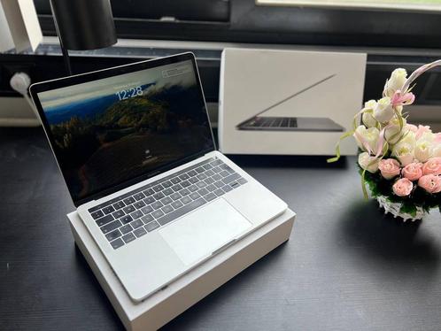 Macbook pro 2018 13 inch i7, Computers en Software, Apple Macbooks, Zo goed als nieuw, MacBook Pro, 13 inch, 3 tot 4 Ghz, 512 GB