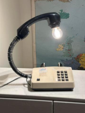 Vintage Telefoonlamp - Uniek Design! beschikbaar voor biedingen