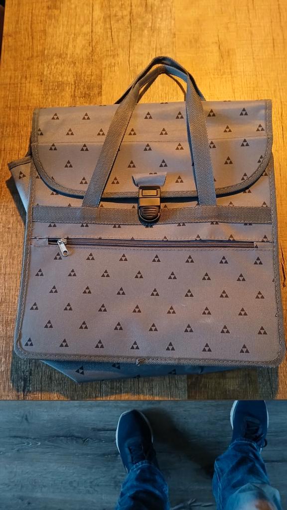 Fietstas en stuurtas en een Fiets zadel., Fietsen en Brommers, Fietsaccessoires | Fietstassen, Zo goed als nieuw, Ophalen of Verzenden