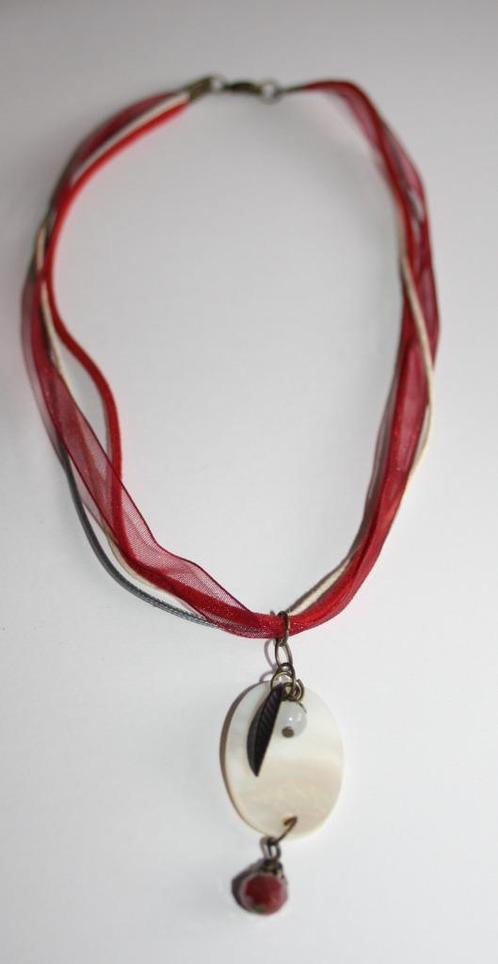 Ketting in rood, brons en wit met hangertje met schelp, Sieraden, Tassen en Uiterlijk, Kettingen, Nieuw, Overige materialen, Rood