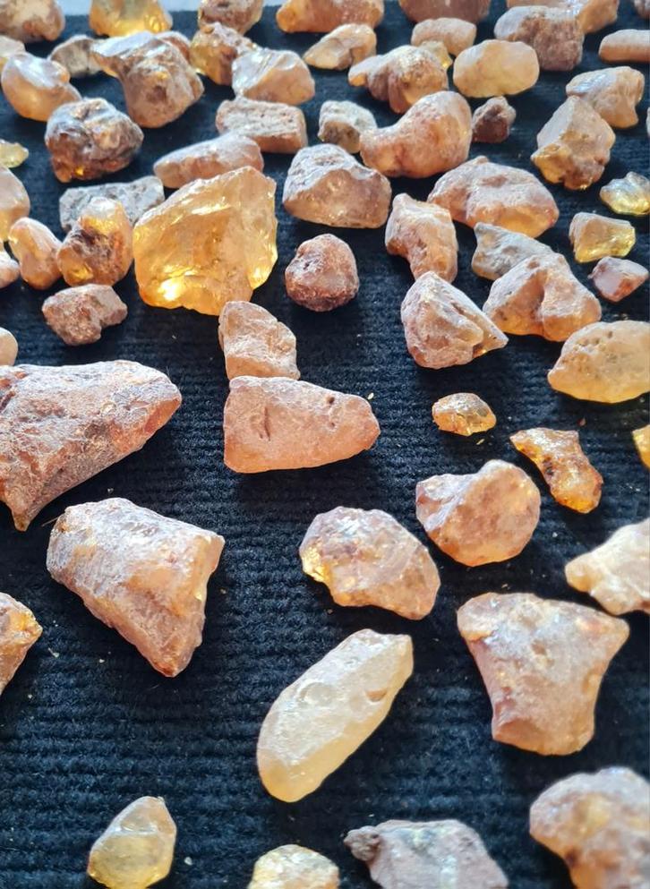 Grote verzameling Barnsteen en Copalhars, Verzamelen, Mineralen en Fossielen, Ophalen of Verzenden