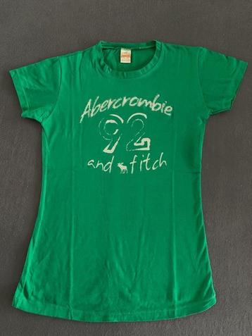 diverse meisjes shirts beschikbaar voor biedingen