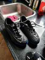 Nieuwe nike phantom en scheenbeschermers 34, Ophalen of Verzenden, Zo goed als nieuw, Schoenen