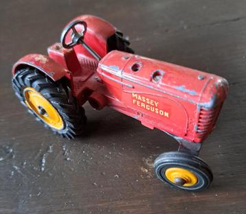 Origineel Dinky Toys tractor volgens foto's  beschikbaar voor biedingen