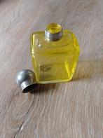 geel groen glazen flesje ongeveer 80 jaar oud., Ophalen of Verzenden, Gebruikt, Parfumfles