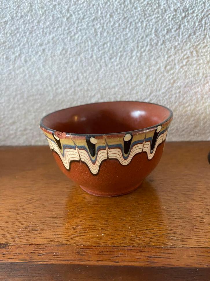Bulgaarse keramieken kom/beker - handgemaakt, Antiek en Kunst, Antiek | Keramiek en Aardewerk, Ophalen of Verzenden