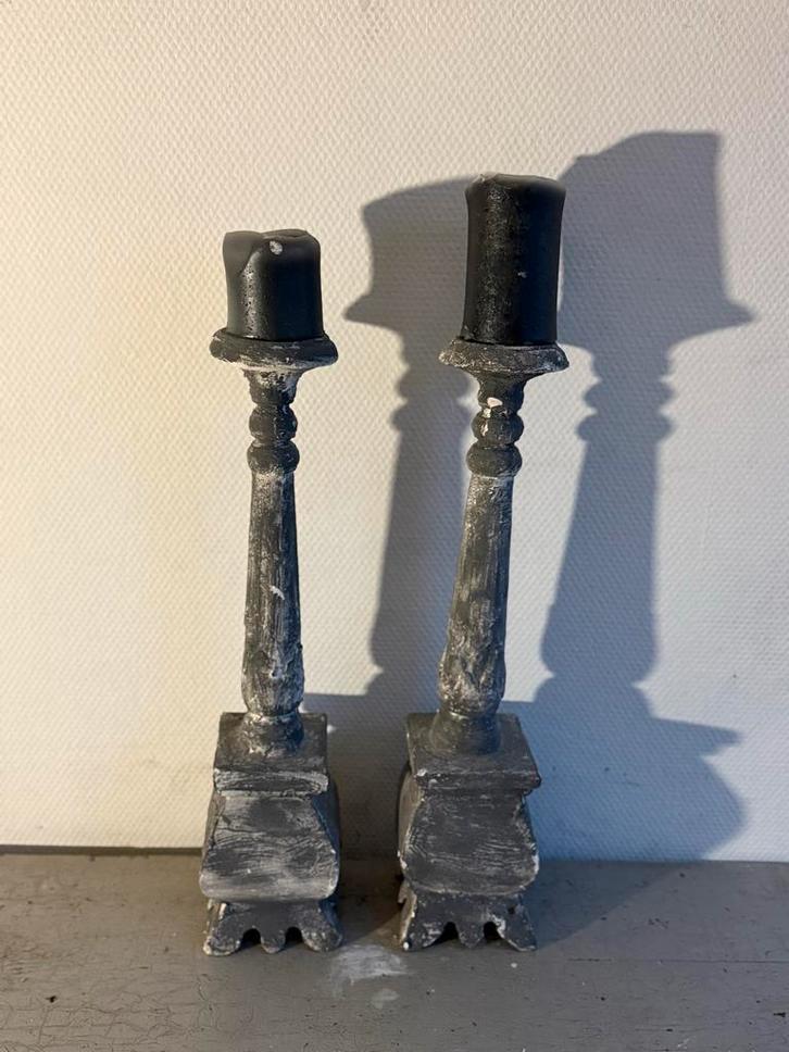 Set van 2 grijze kandelaars, Huis en Inrichting, Woonaccessoires | Kandelaars en Kaarsen, Gebruikt, Kandelaar, Minder dan 25 cm