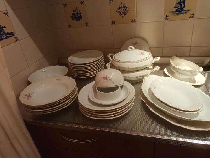 Mooi sierlijk 31 delig servies, Antiek en Kunst, Antiek | Servies compleet, Ophalen of Verzenden