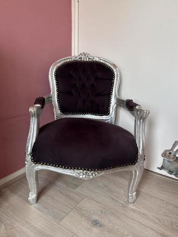Zilveren kinderstoel Fauteuil met zwarte Bekleding beschikbaar voor biedingen