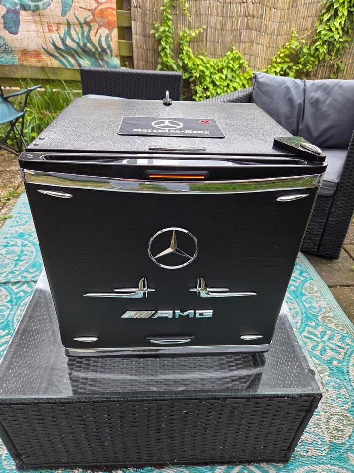 Minibar koelkastjes naar Mercedes-Benz AMG gestyld., Witgoed en Apparatuur, Koelkasten en IJskasten, Zo goed als nieuw, Met vriesvak