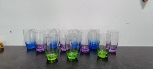 12 gekleurde glazen formaat limonade glas, Verzamelen, Glas en Borrelglaasjes, Zo goed als nieuw, Frisdrankglas, Ophalen of Verzenden