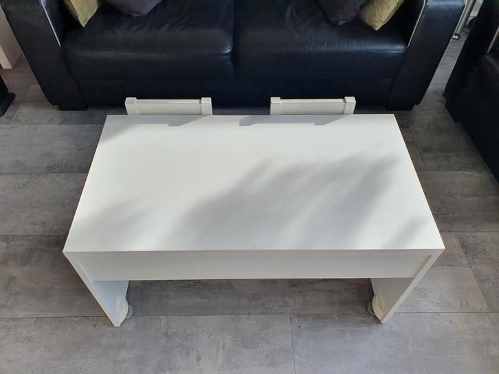 Ikea Stuva/Smastadt tafeltje/bankje met 2 stoeltjes, Huis en Inrichting, Tafels | Salontafels, Zo goed als nieuw, Minder dan 50 cm