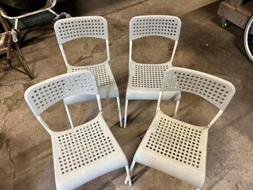 Gebruikte stoelen - Gratis op te halen beschikbaar voor biedingen