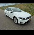 Volkswagen Passat GTE 1.4 TSI 160KW Phev Dsg6 2016 Wit, Auto's, Emergency brake assist, 1622 kg, Wit, 1395 cc