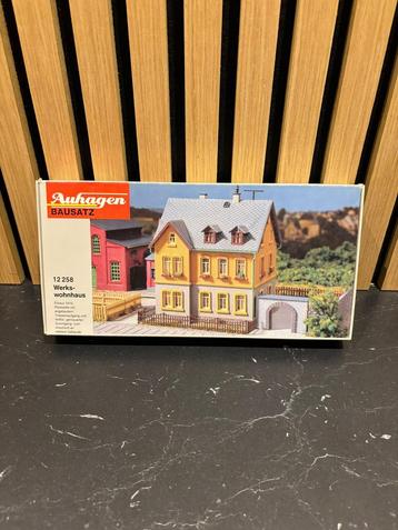 Auhagen H0 12258 werkwoonhuis nieuw beschikbaar voor biedingen
