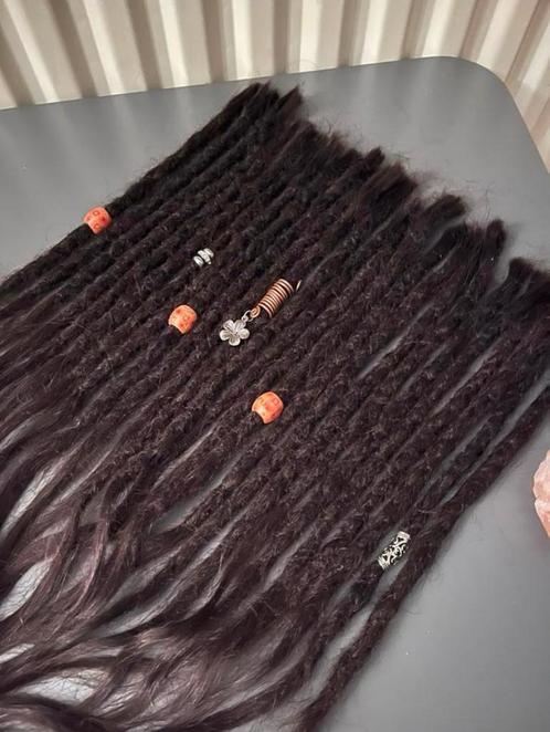 26 donkerbruine dread extensions nieuw, Sieraden, Tassen en Uiterlijk, Uiterlijk | Haarverzorging, Zo goed als nieuw, Pruik of Haarverlenging