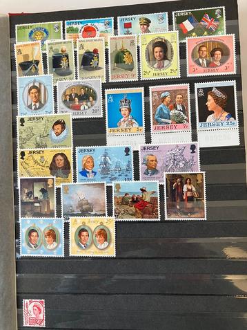 Postzegels Jersey en Guernsey, postfris beschikbaar voor biedingen