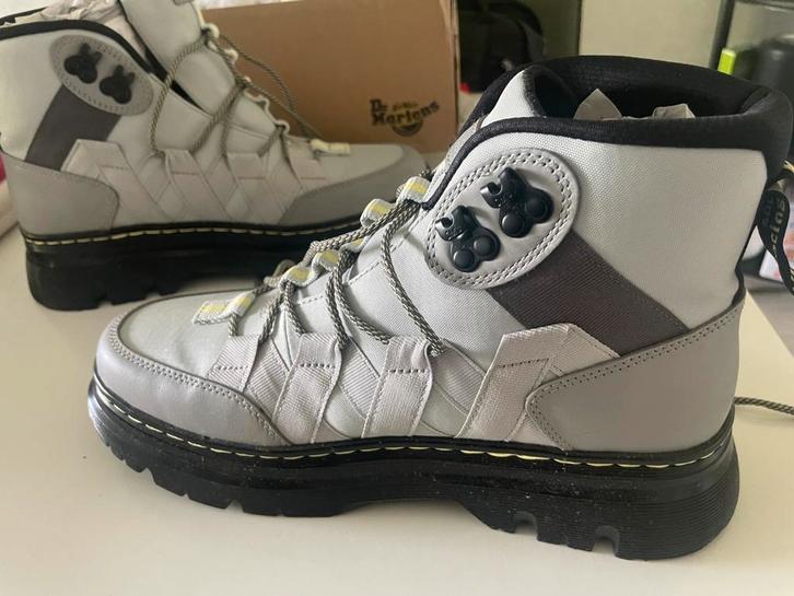 Dr. Martens Boury Mid Grey - Maat 43, Kleding | Heren, Schoenen, Zo goed als nieuw, Boots, Overige kleuren, Ophalen of Verzenden