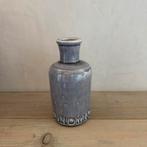 Grijze handmade fles karaf vaasje kruik vaas 20 cm hoog, Huis en Inrichting, Woonaccessoires | Vazen, Overige kleuren, Ophalen of Verzenden
