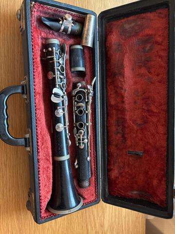 Klarinet in koffer beschikbaar voor biedingen