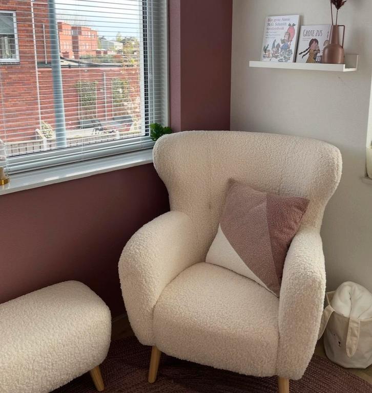 Jysk fauteuil met poef, Huis en Inrichting, Banken | Voetenbanken en Poefen, Zo goed als nieuw, Ophalen