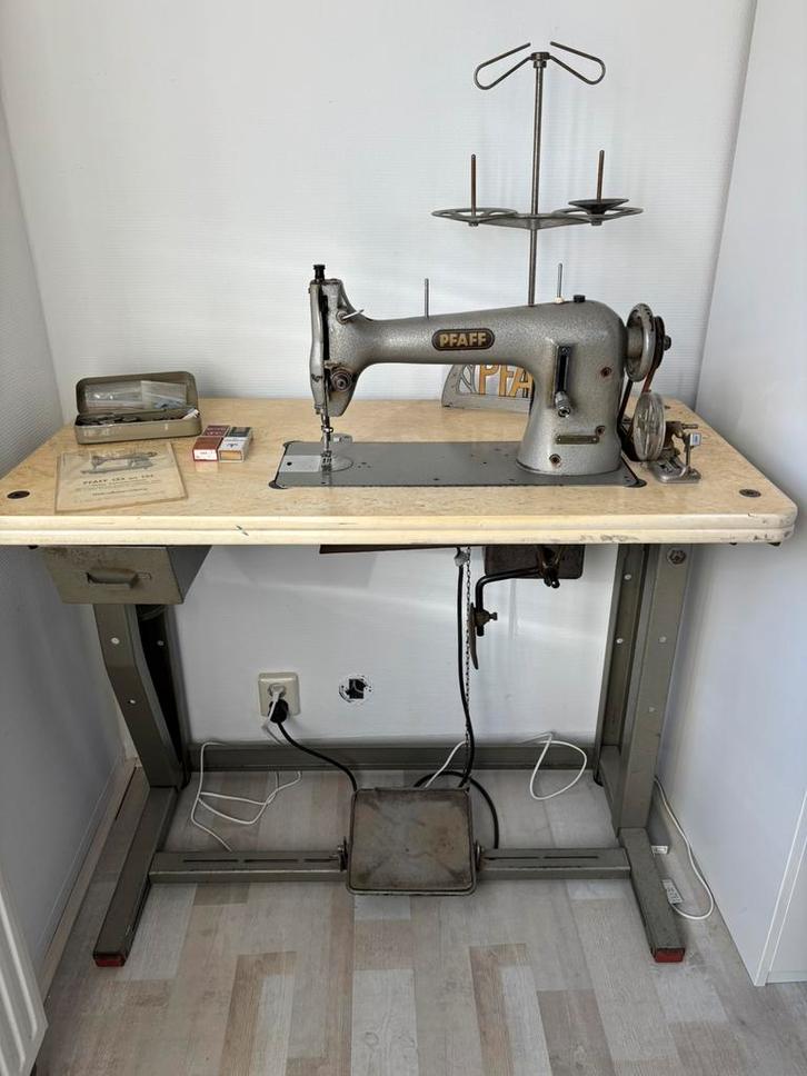 Industriële naaimachine Pfaff!, Hobby en Vrije tijd, Naaimachines en Toebehoren, Gebruikt, Naaimachine, Pfaff, Ophalen