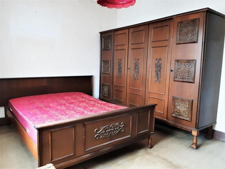 vintage retro , slaapkamer met Tweepersoonsbed en matras., Huis en Inrichting, Slaapkamer | Bedden, Gebruikt, Tweepersoons, 140 cm