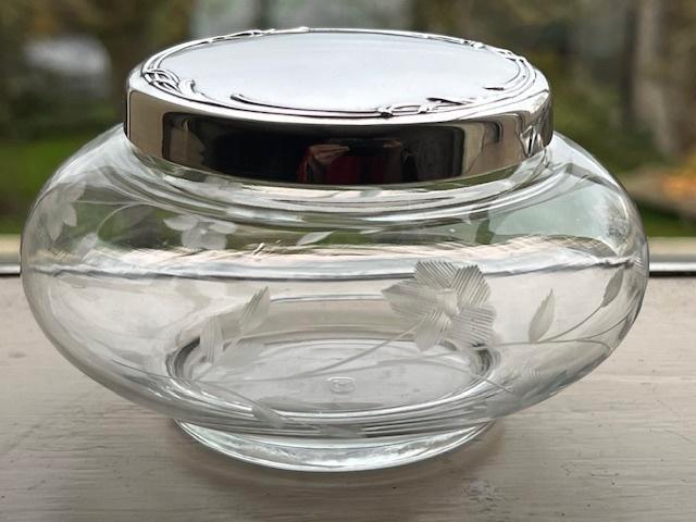 WATTENPOT MET ZILVEREN DEKSEL, Antiek en Kunst, Antiek | Goud en Zilver, Zilver, Verzenden