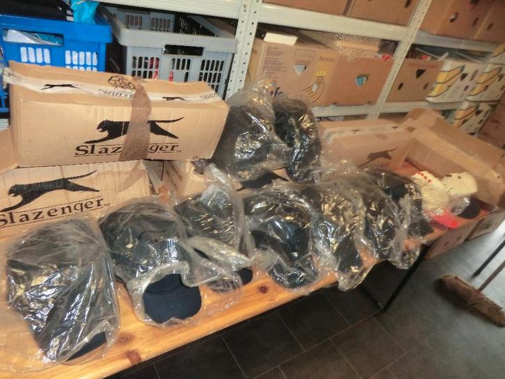 Partij van 140 Slazenger baseballcaps,pet,petten,, Kleding | Heren, Hoeden en Petten, Nieuw, Pet, Ophalen of Verzenden