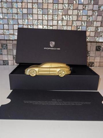 Porsche panamera turbo s gold aluminium presse-papier / pape