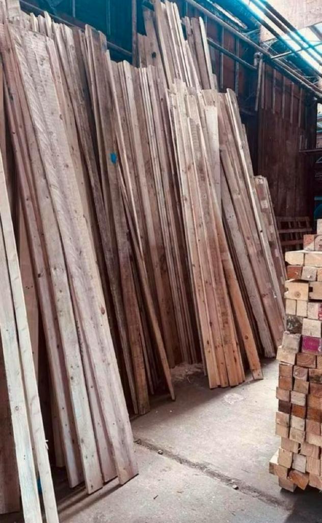Heel mooi pallethout in gelijke lengtes, balken en planken, Doe-het-zelf en Verbouw, Hout en Planken, Balk, Vuren, 300 cm of meer