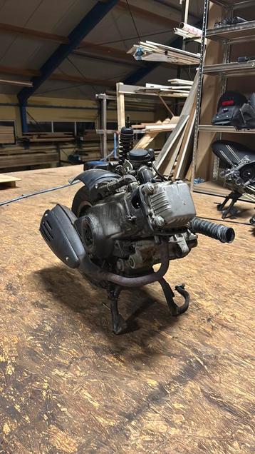 Vespa 4t2v blok compleet beschikbaar voor biedingen