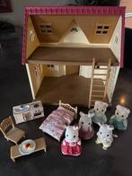 Sylvanian families - Heerlijk Huisje Startershuis + 5 popjes, Verzamelen, Poppetjes en Figuurtjes, Ophalen of Verzenden, Gebruikt